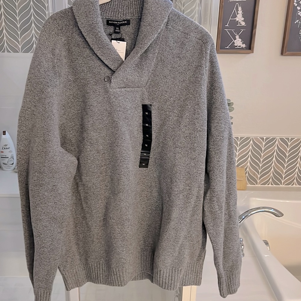 New Banana Republic Sweater with Tags.